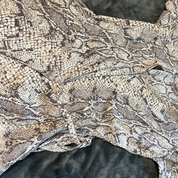 Reformation Short brown or white snake look and dress size small - Picture 3 of 5